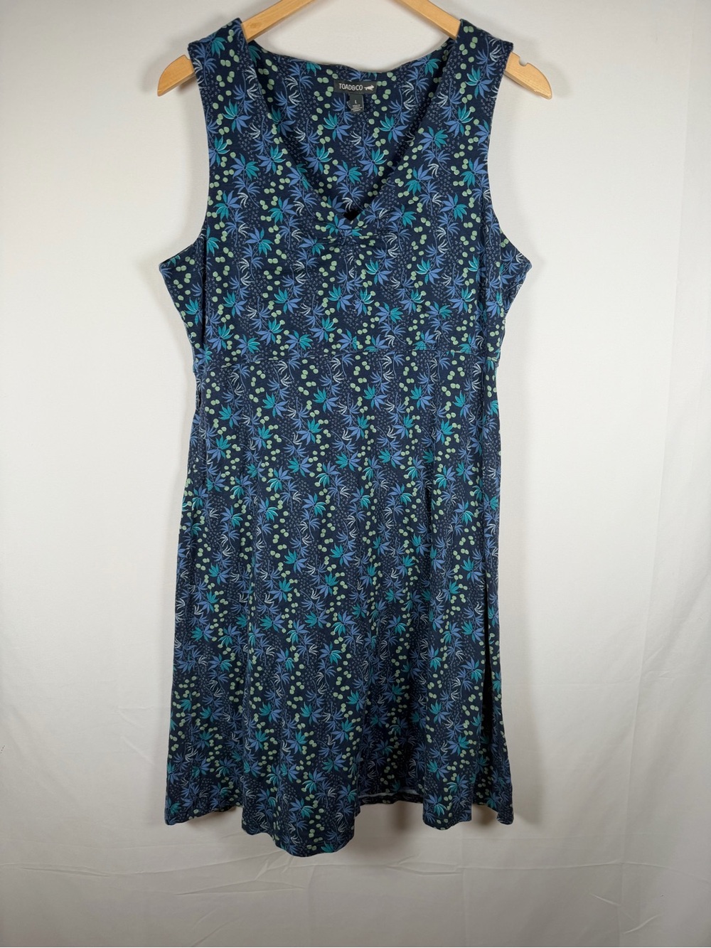 Toad&Co Rosemarie Sleeveless Navy Blue Floral V-Neck Midi Dress